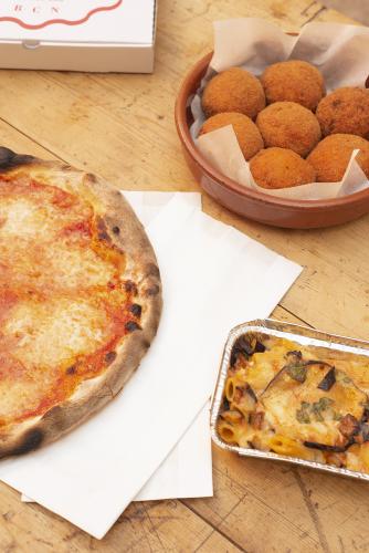 LA PIZZA. Pizza i menjar per emportar